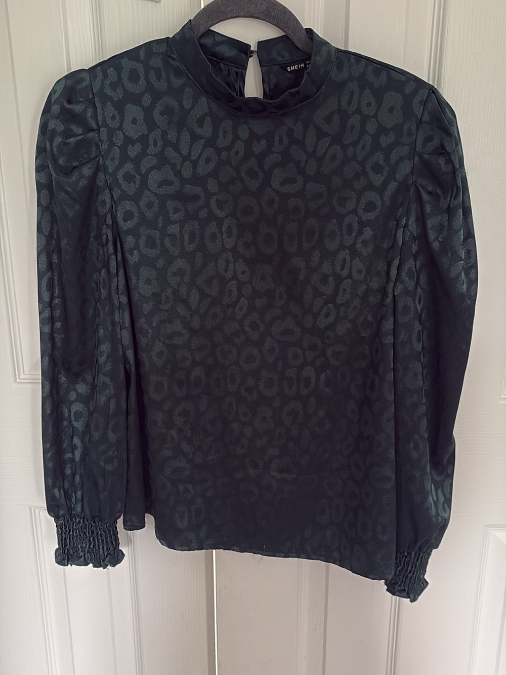 SHEIN Dark Green Leopard Jacquard Mock Neck Blouse
